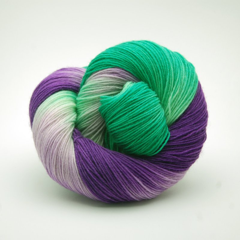 Farbe des Monats September - Larissa