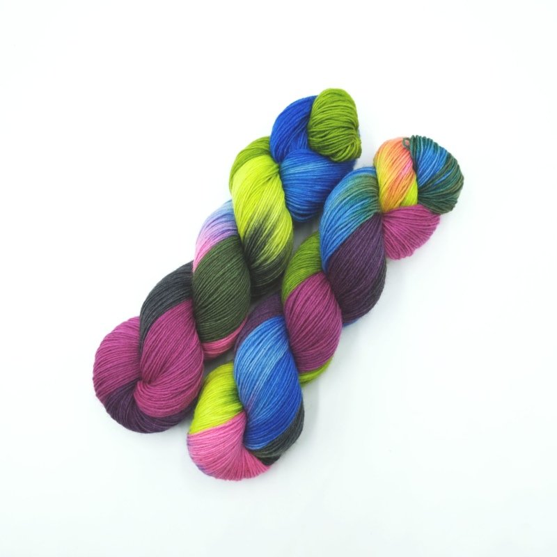 Bunte Sockenwolle - Handgefärbte Wolle - Farbularasa