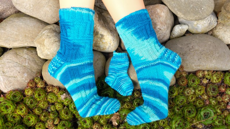 Blaue Socken - Handgefärbte Wolle - Farbularasa - Monatsfärbung