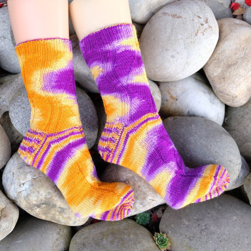 Spanischer Schal Socken - Handgefärbte Wolle - Farbularasa - Monatsfärbung