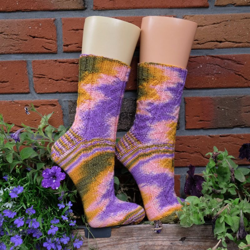 Herbstliche Socken - Handgefärbte Wolle - Farbularasa - Monatsfärbung