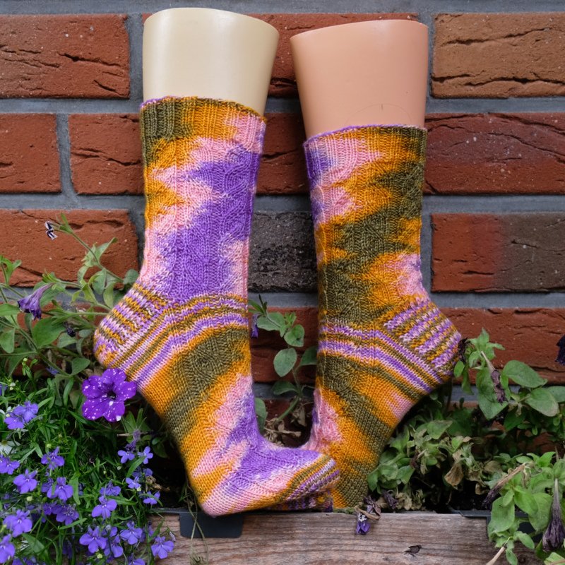 Herbstliche Socken - Handgefärbte Wolle - Farbularasa - Monatsfärbung