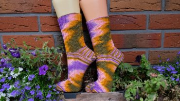 Herbstliche Socken - Handgefärbte Wolle - Farbularasa - Monatsfärbung